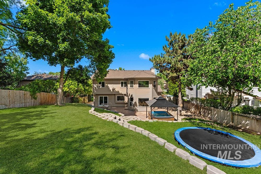 3901 S Sutton Way, Boise, Idaho 83706, 5 Bedrooms, 2.5 Bathrooms, Residential For Sale, Price $949,900,MLS 98989030