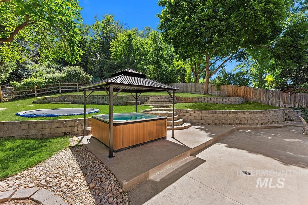 3901 S Sutton Way, Boise, Idaho 83706, 5 Bedrooms, 2.5 Bathrooms, Residential For Sale, Price $949,900,MLS 98989030