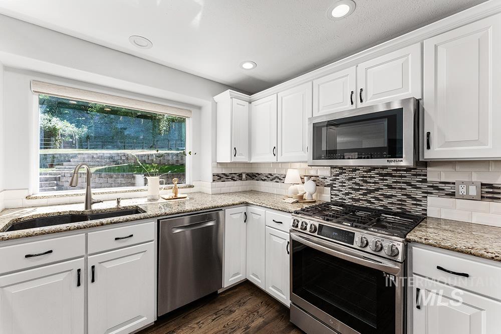 3901 S Sutton Way, Boise, Idaho 83706, 5 Bedrooms, 2.5 Bathrooms, Residential For Sale, Price $949,900,MLS 98989030