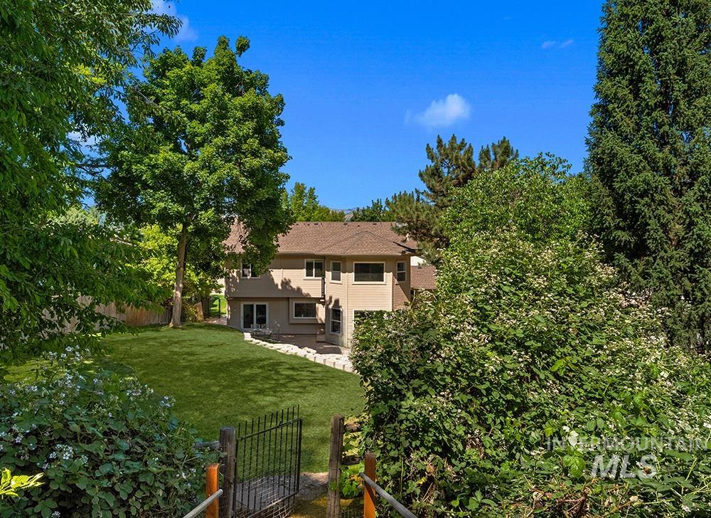 3901 S Sutton Way, Boise, Idaho 83706, 5 Bedrooms, 2.5 Bathrooms, Residential For Sale, Price $949,900,MLS 98989030