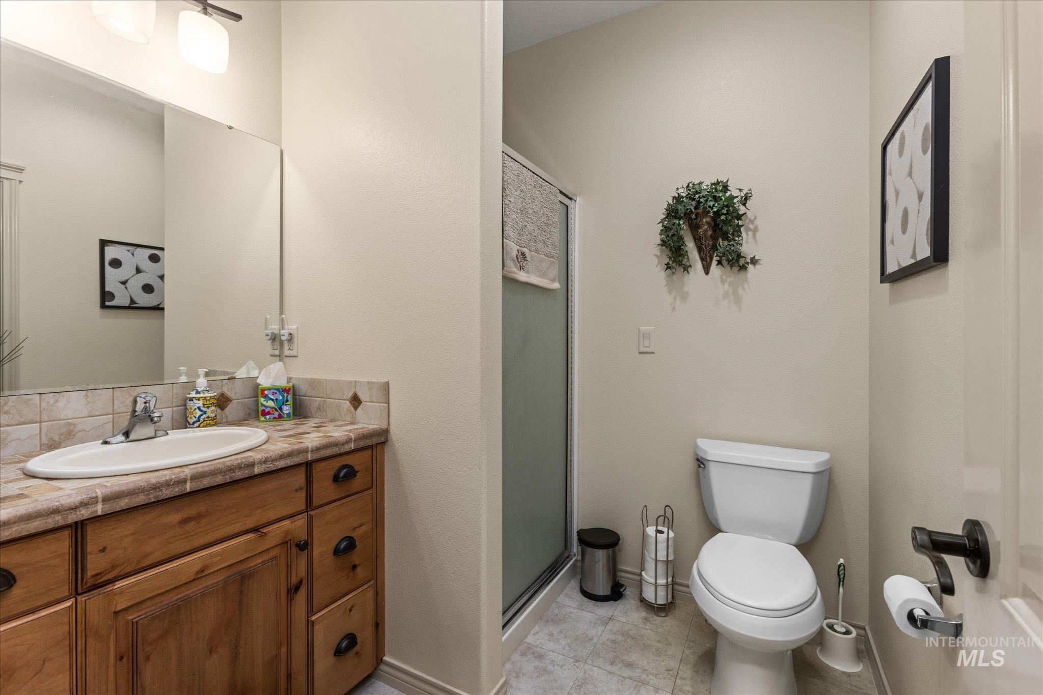 1774 W Cedar Grove St., Meridian, Idaho 83646, 4 Bedrooms, 3.5 Bathrooms, Residential For Sale, Price $659,900,MLS 98989040