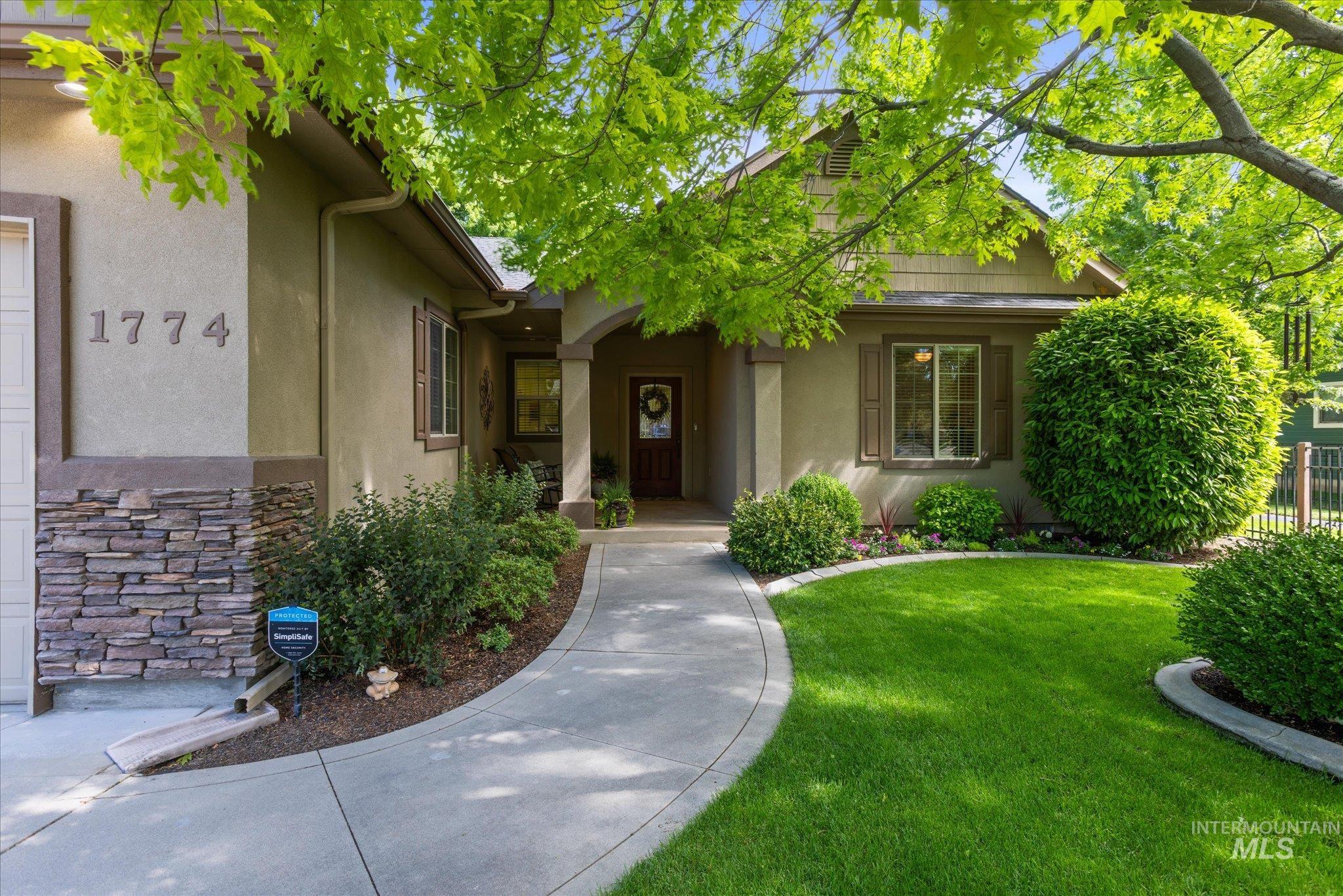1774 W Cedar Grove St., Meridian, Idaho 83646, 4 Bedrooms, 3.5 Bathrooms, Residential For Sale, Price $659,900,MLS 98989040