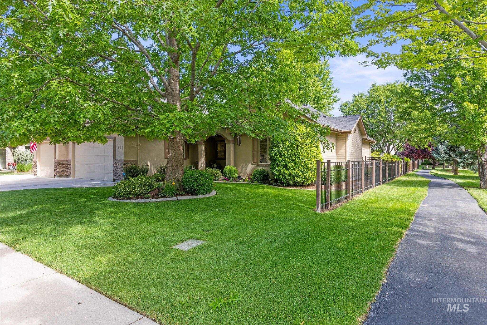 1774 W Cedar Grove St., Meridian, Idaho 83646, 4 Bedrooms, 3.5 Bathrooms, Residential For Sale, Price $659,900,MLS 98989040