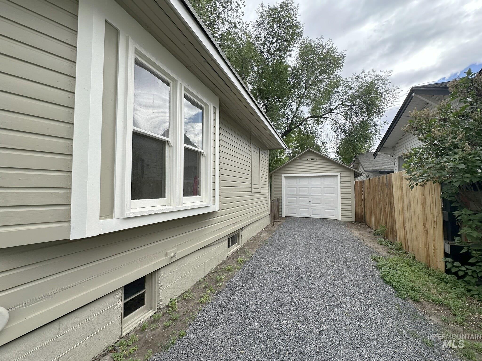 264 W Court, Weiser, Idaho 83672, 2 Bedrooms, 1 Bathroom, Residential For Sale, Price $265,000,MLS 98989043