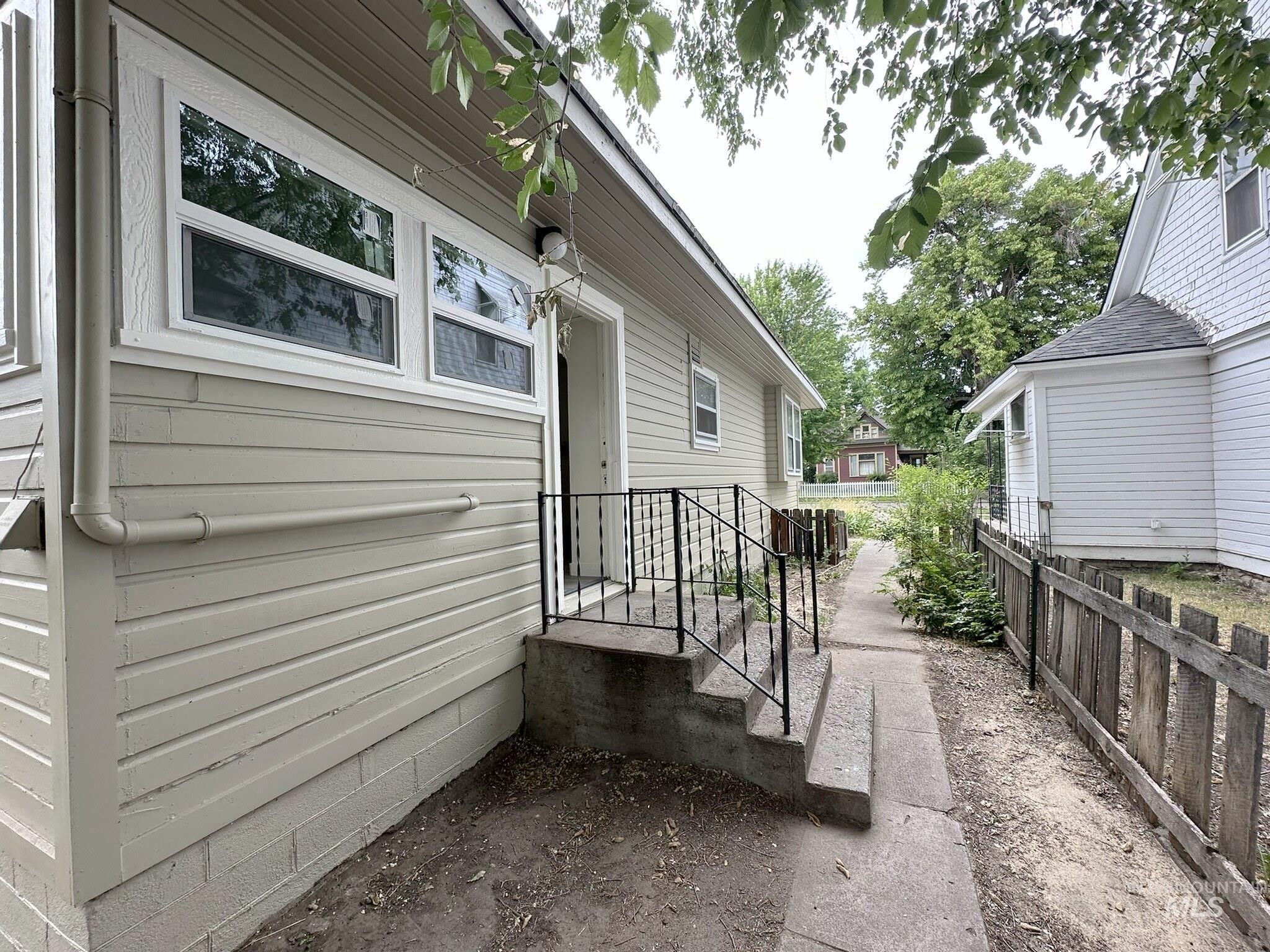 264 W Court, Weiser, Idaho 83672, 2 Bedrooms, 1 Bathroom, Residential For Sale, Price $265,000,MLS 98989043