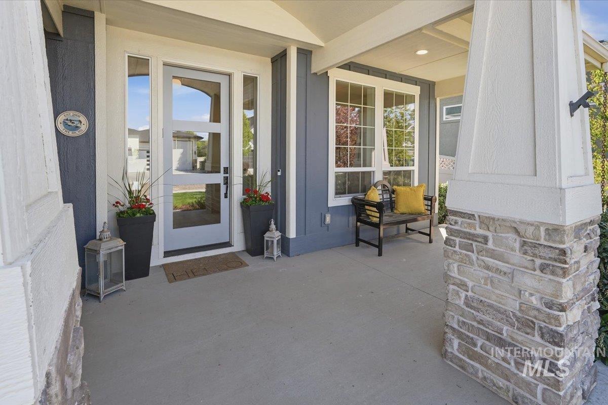 3859 W Ravenna, Meridian, Idaho 83646, 5 Bedrooms, 3.5 Bathrooms, Residential For Sale, Price $1,119,000,MLS 98989046