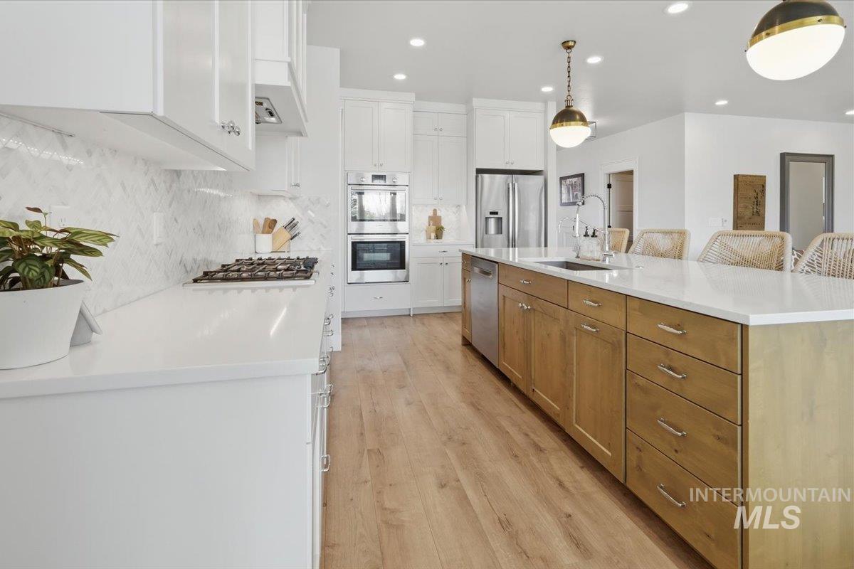 3859 W Ravenna, Meridian, Idaho 83646, 5 Bedrooms, 3.5 Bathrooms, Residential For Sale, Price $1,119,000,MLS 98989046