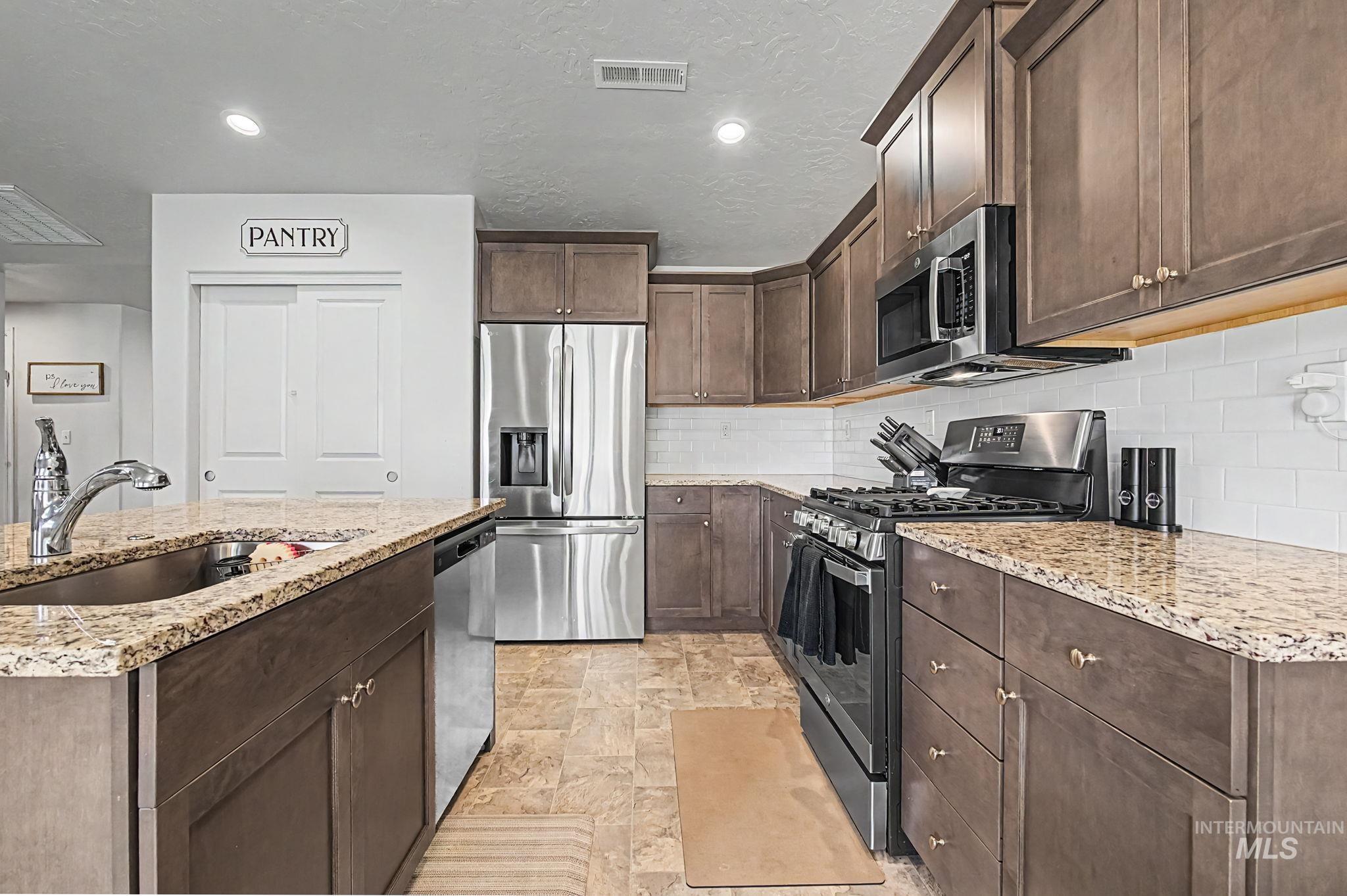4616 Kalispell Way, Caldwell, Idaho 83607, 3 Bedrooms, 2 Bathrooms, Residential For Sale, Price $389,990,MLS 98989047