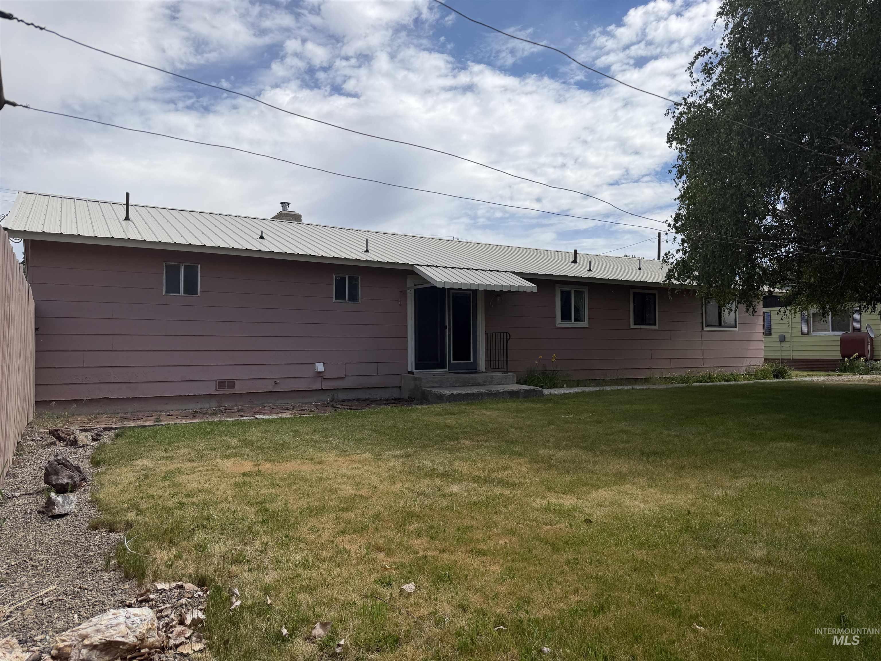 503 Oregon Ave, Jordan Valley, Oregon 97910, 3 Bedrooms, 2 Bathrooms, Residential For Sale, Price $250,000,MLS 98989050