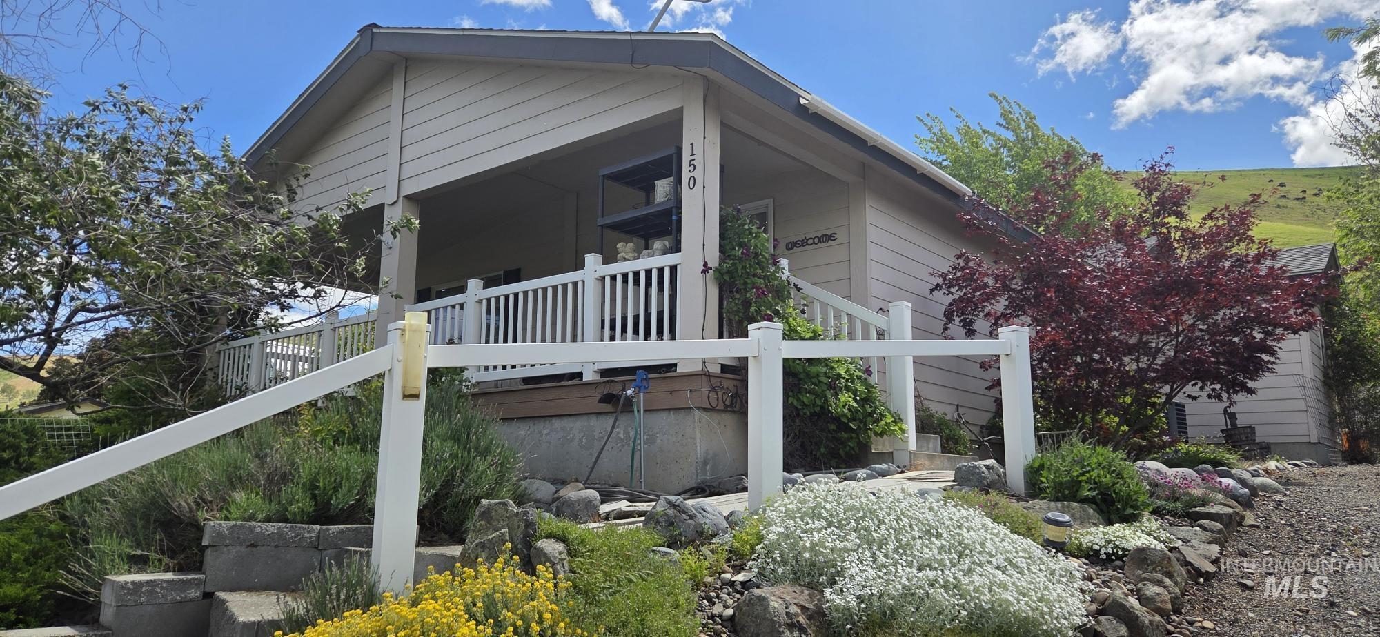 150 Hill Street, Pomeroy, Washington 99347, 2 Bedrooms, 2 Bathrooms, Residential For Sale, Price $259,000,MLS 98989052