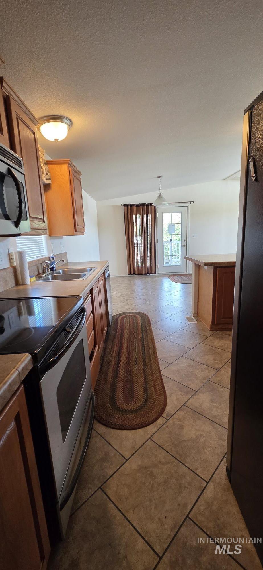 150 Hill Street, Pomeroy, Washington 99347, 2 Bedrooms, 2 Bathrooms, Residential For Sale, Price $259,000,MLS 98989052