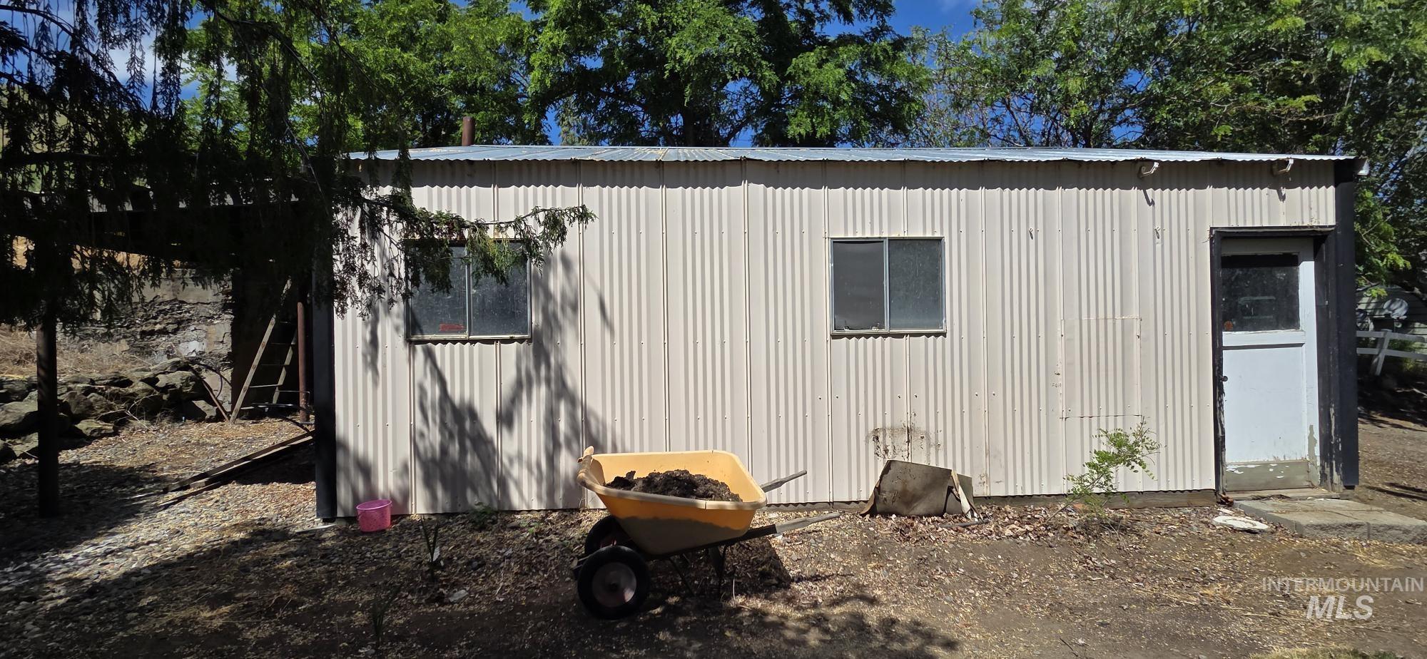 150 Hill Street, Pomeroy, Washington 99347, 2 Bedrooms, 2 Bathrooms, Residential For Sale, Price $259,000,MLS 98989052