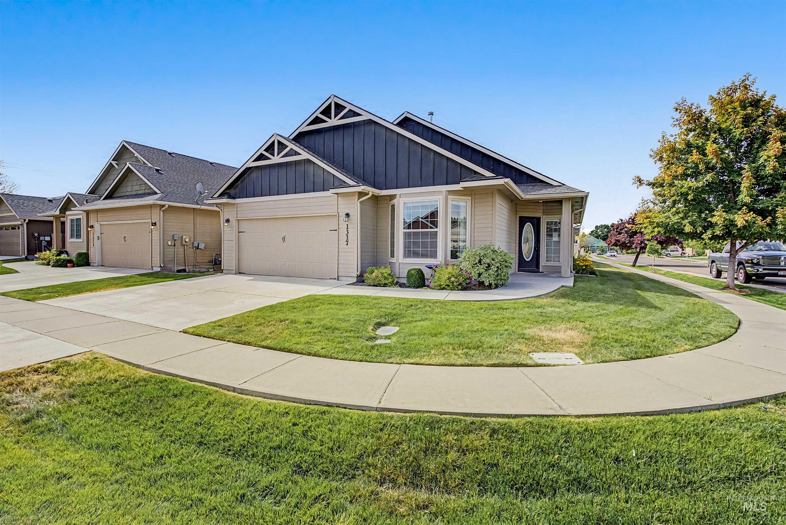 1317 W Tacola Street, Nampa, Idaho 83686, 3 Bedrooms, 2 Bathrooms, Residential For Sale, Price $364,000,MLS 98989055