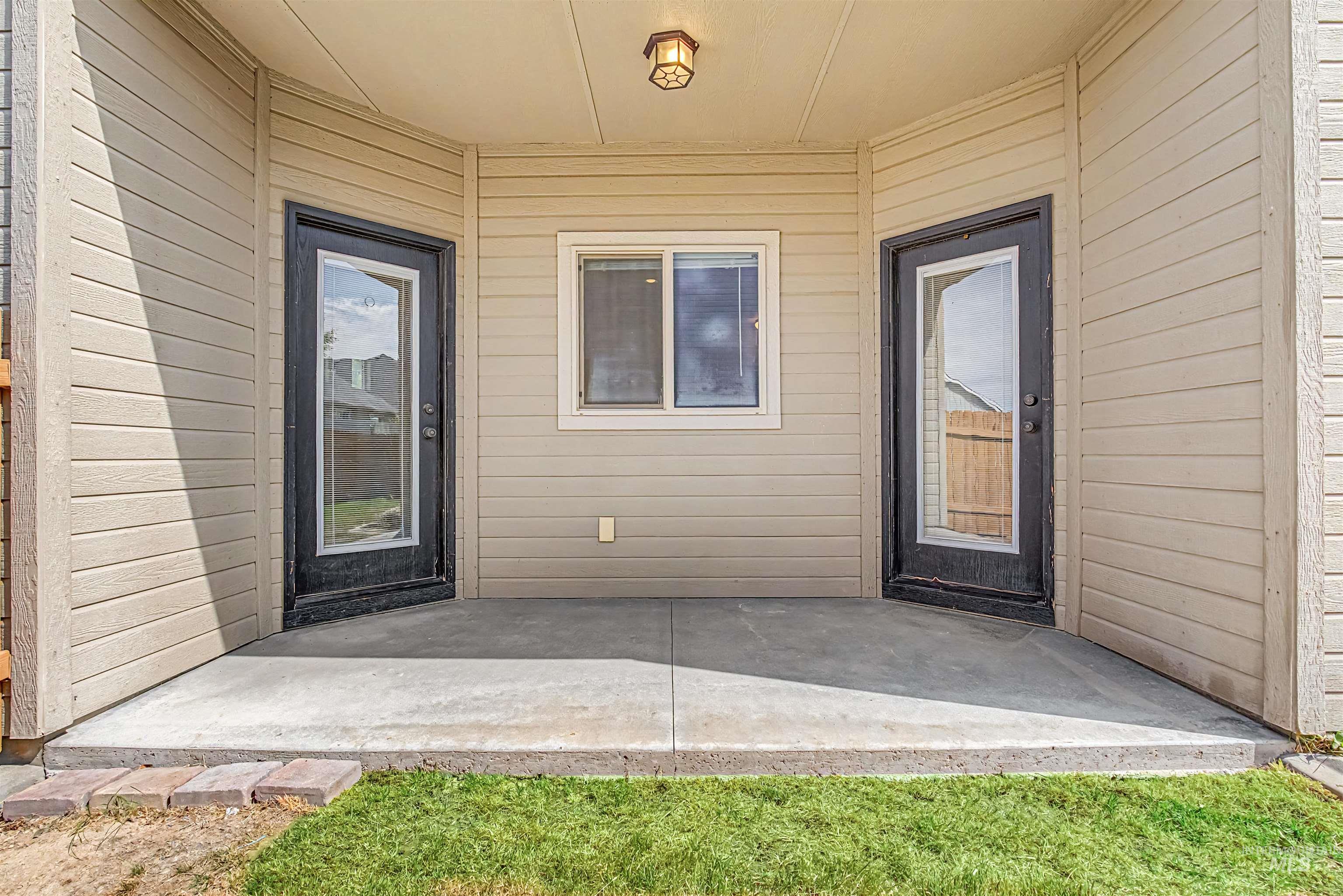 1317 W Tacola Street, Nampa, Idaho 83686, 3 Bedrooms, 2 Bathrooms, Residential For Sale, Price $364,000,MLS 98989055