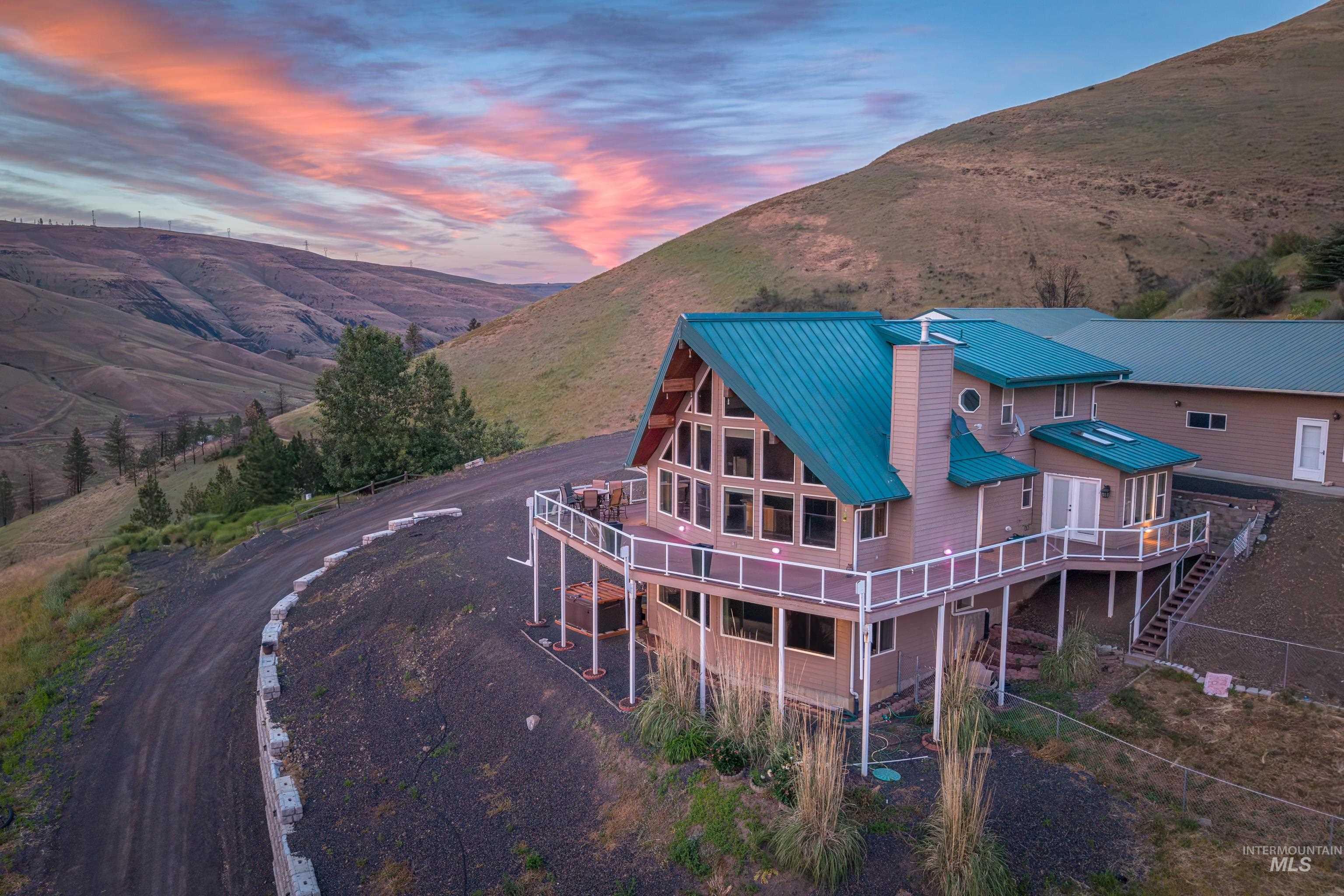 25277 Ridge Lane, Juliaetta, Idaho 83535, 4 Bedrooms, 3 Bathrooms, Residential For Sale, Price $1,150,000,MLS 98989058