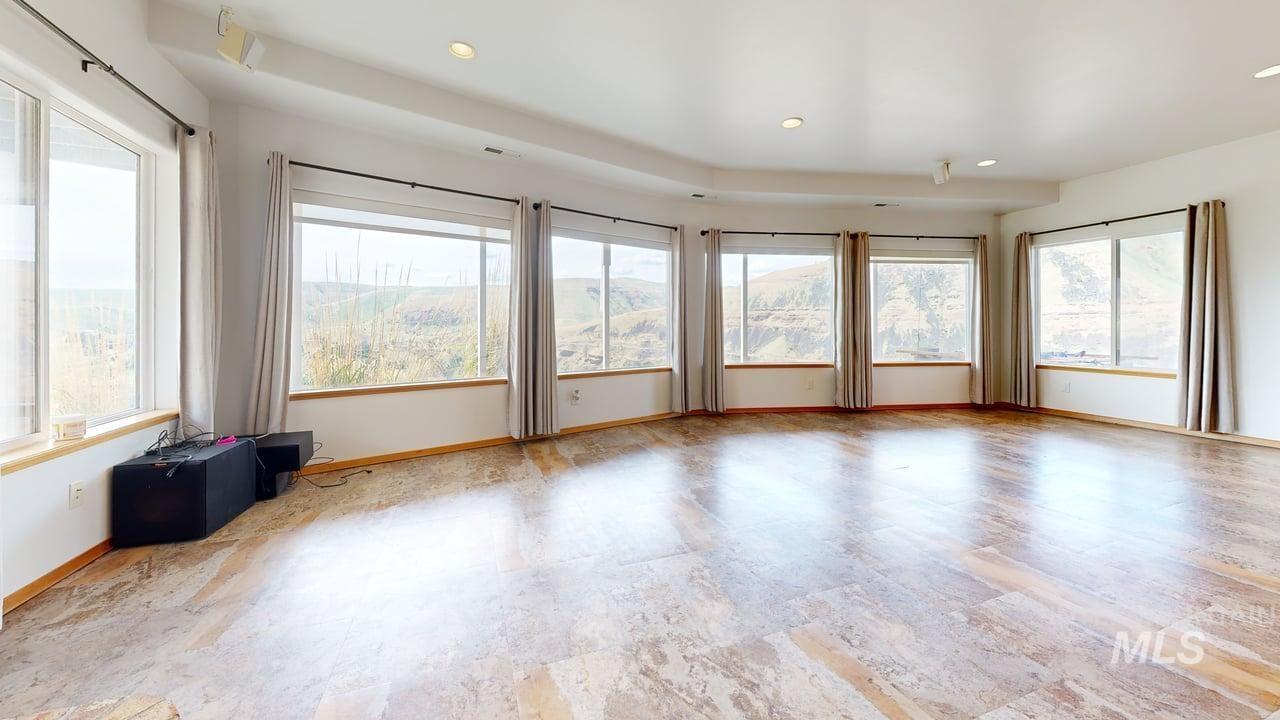25277 Ridge Lane, Juliaetta, Idaho 83535, 4 Bedrooms, 3 Bathrooms, Residential For Sale, Price $1,200,000,MLS 98989058