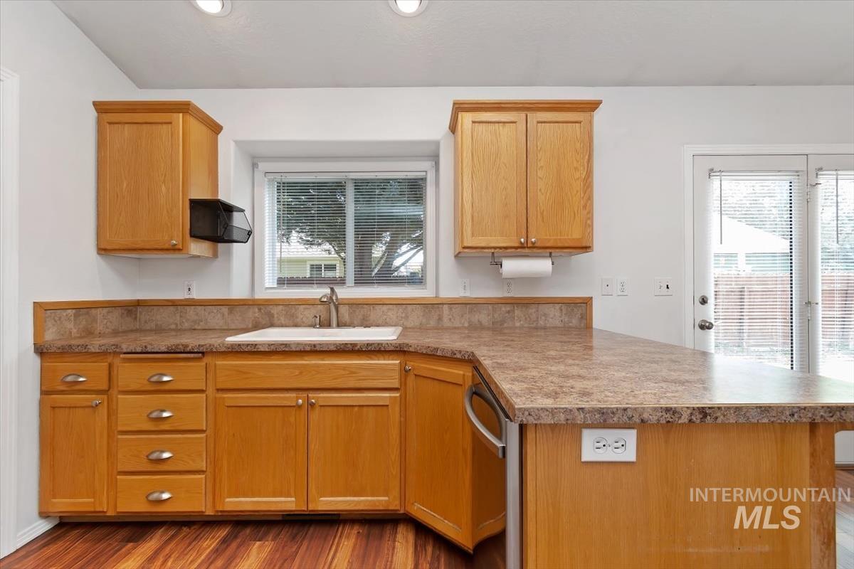 4660 N Joann Pl, Boise, Idaho 83704, 4 Bedrooms, 3 Bathrooms, Residential For Sale, Price $499,000,MLS 98989061