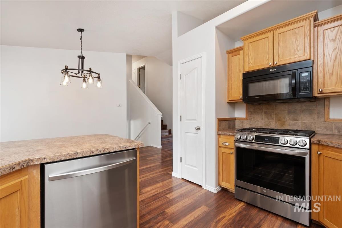 4660 N Joann Pl, Boise, Idaho 83704, 4 Bedrooms, 3 Bathrooms, Residential For Sale, Price $499,000,MLS 98989061
