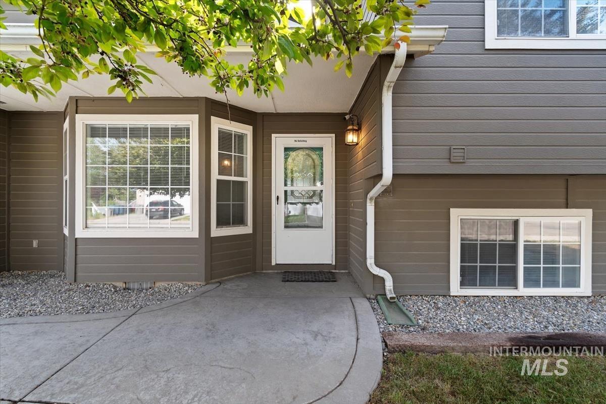 4660 N Joann Pl, Boise, Idaho 83704, 4 Bedrooms, 3 Bathrooms, Residential For Sale, Price $499,000,MLS 98989061