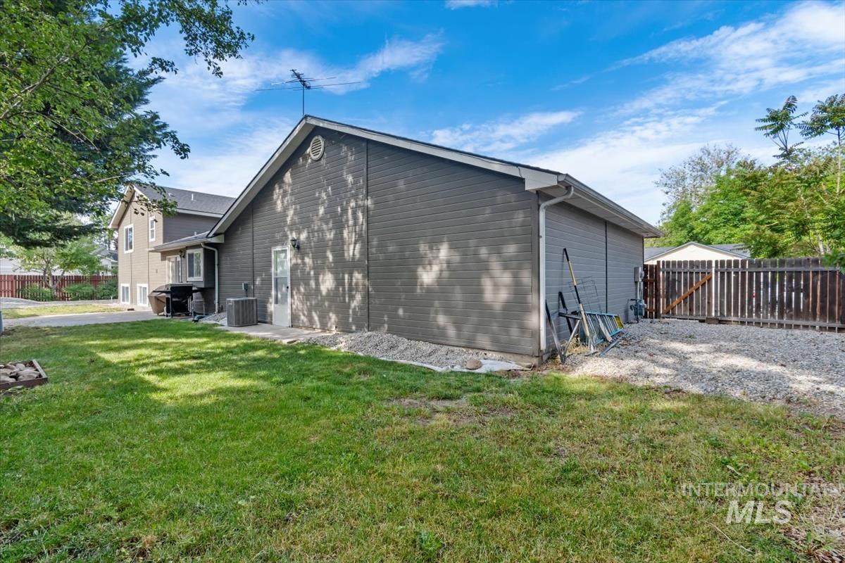 4660 N Joann Pl, Boise, Idaho 83704, 4 Bedrooms, 3 Bathrooms, Residential For Sale, Price $499,000,MLS 98989061