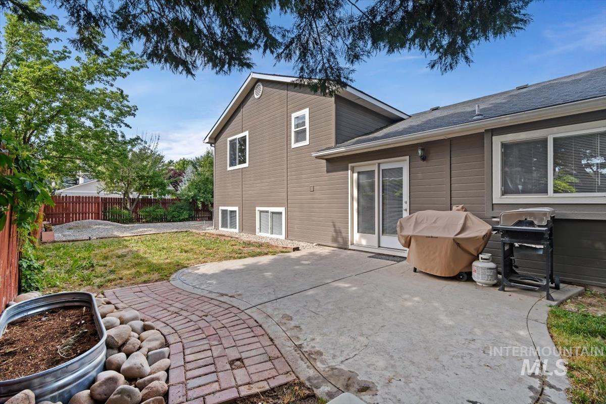 4660 N Joann Pl, Boise, Idaho 83704, 4 Bedrooms, 3 Bathrooms, Residential For Sale, Price $499,000,MLS 98989061