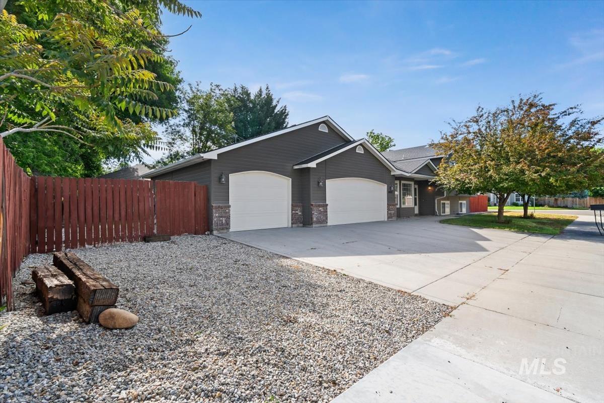 4660 N Joann Pl, Boise, Idaho 83704, 4 Bedrooms, 3 Bathrooms, Residential For Sale, Price $499,000,MLS 98989061
