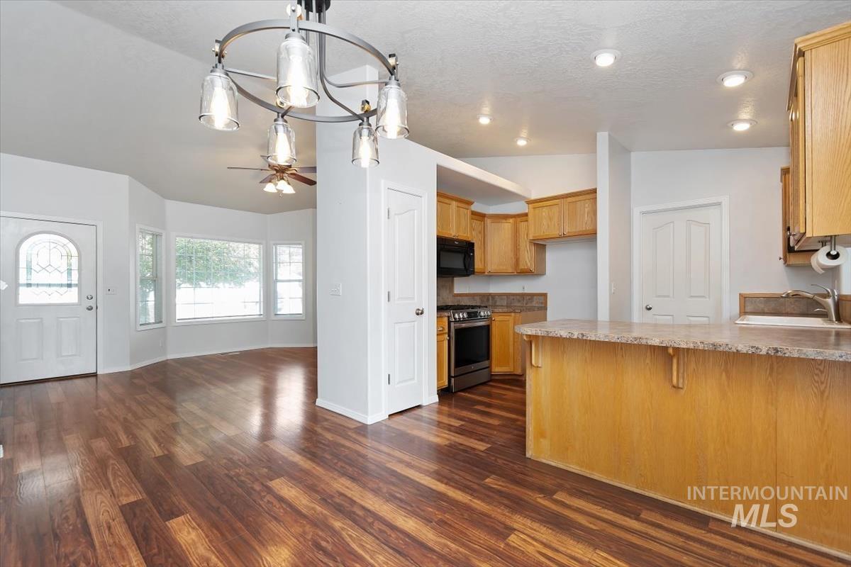 4660 N Joann Pl, Boise, Idaho 83704, 4 Bedrooms, 3 Bathrooms, Residential For Sale, Price $499,000,MLS 98989061