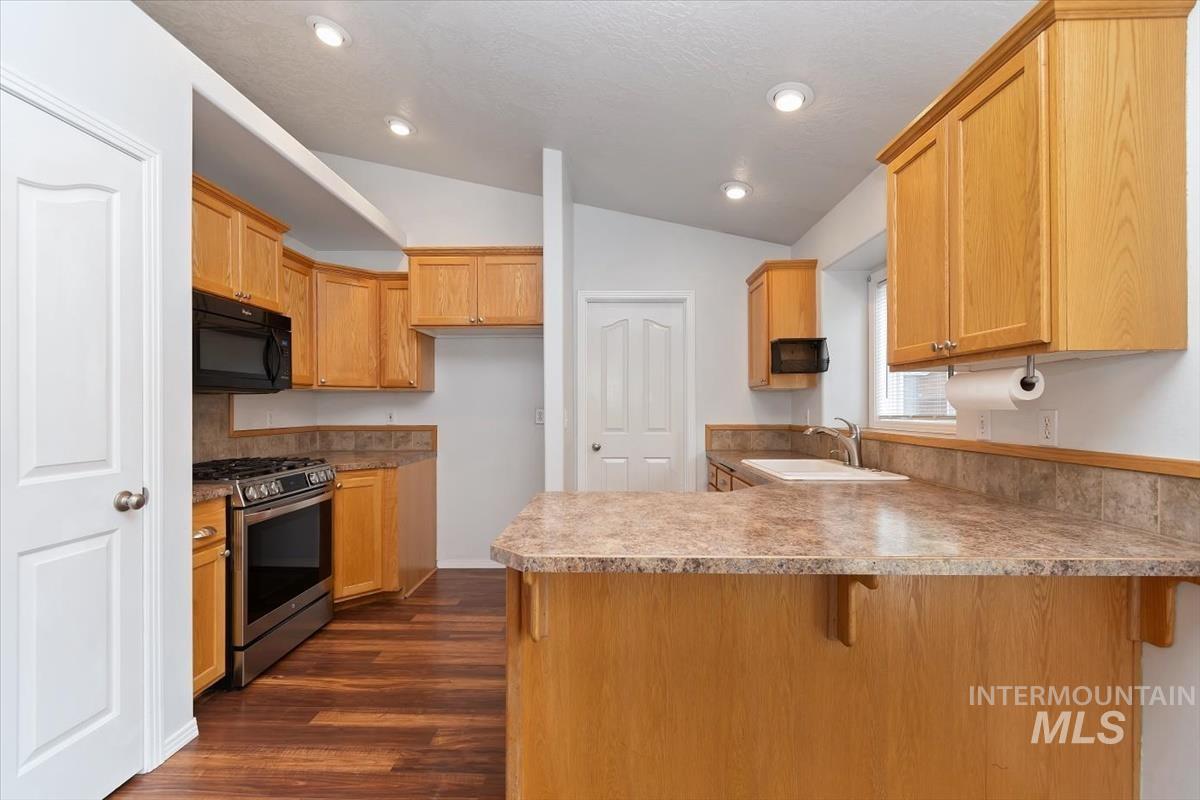 4660 N Joann Pl, Boise, Idaho 83704, 4 Bedrooms, 3 Bathrooms, Residential For Sale, Price $499,000,MLS 98989061