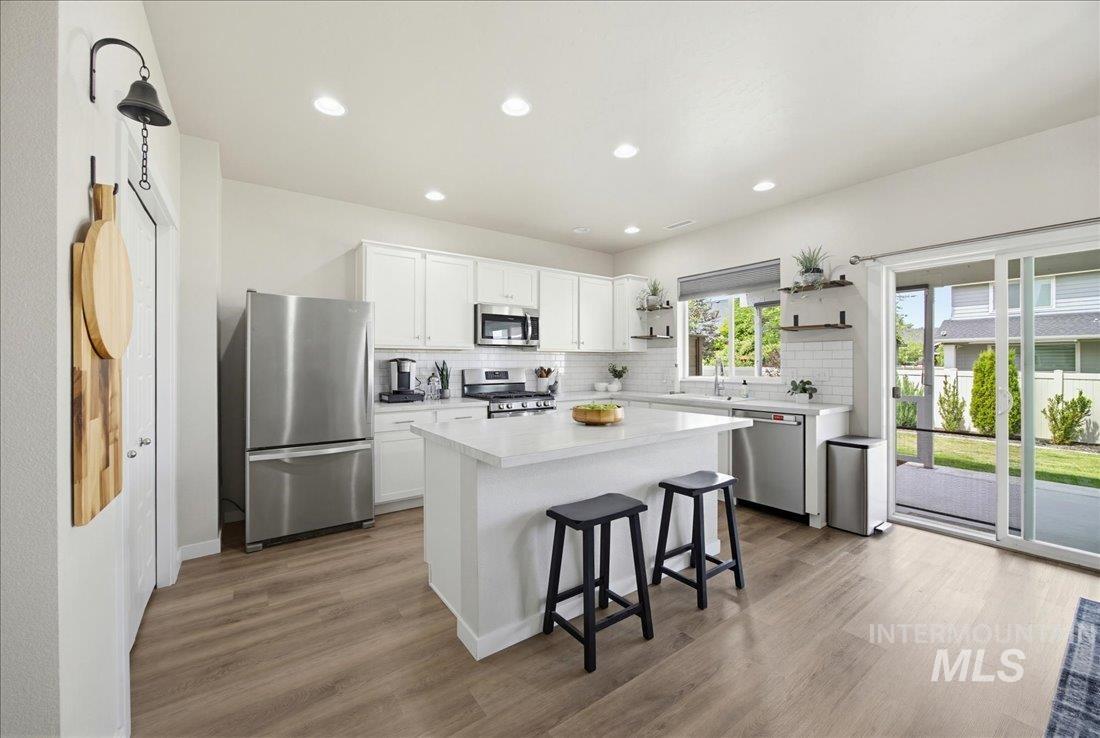 954 E Pistioa Dr, Meridian, Idaho 83642, 4 Bedrooms, 3 Bathrooms, Residential For Sale, Price $609,900,MLS 98989062