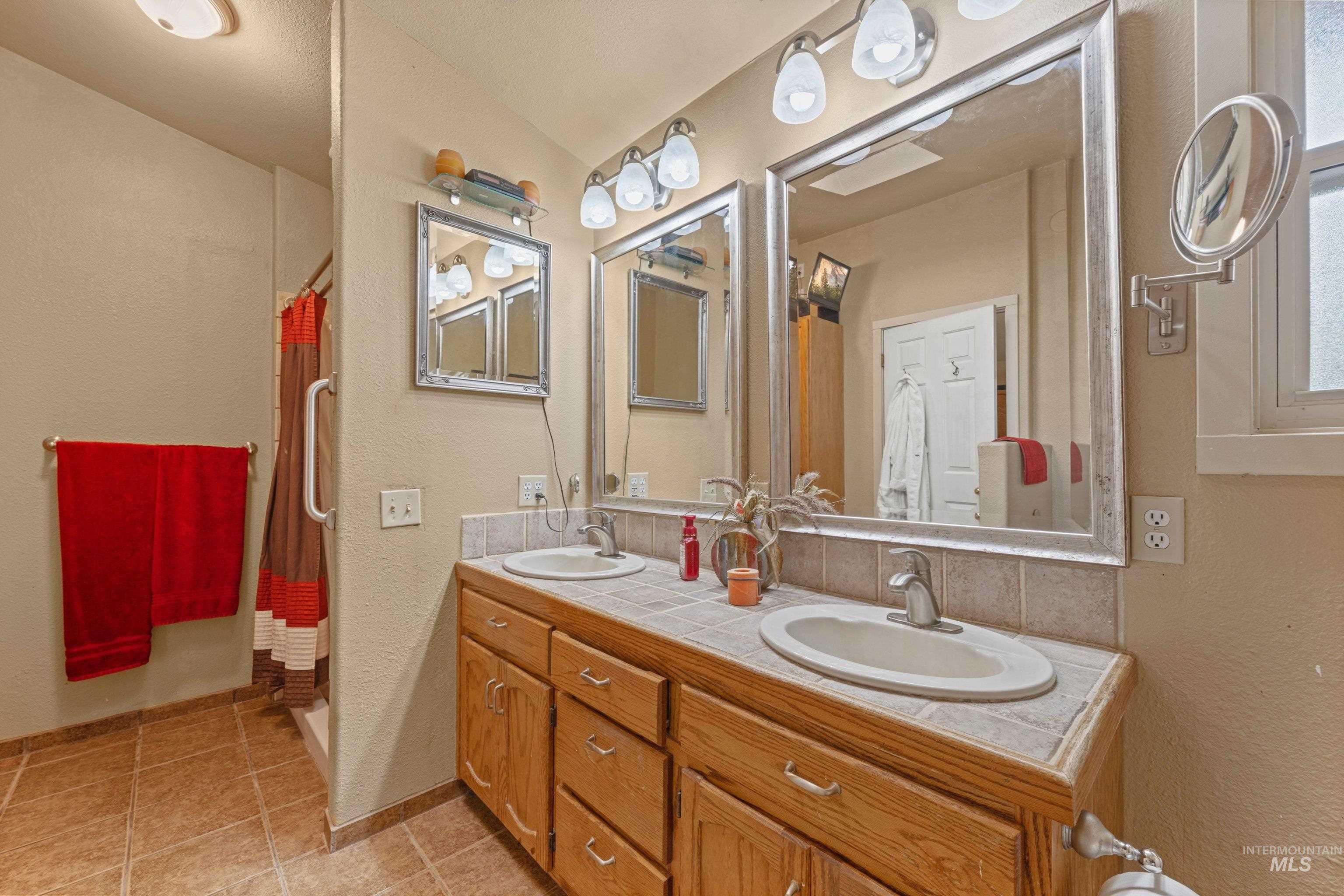 2209 N Bryson Rd, Boise, Idaho 83713, 3 Bedrooms, 3 Bathrooms, Residential For Sale, Price $589,999,MLS 98989064