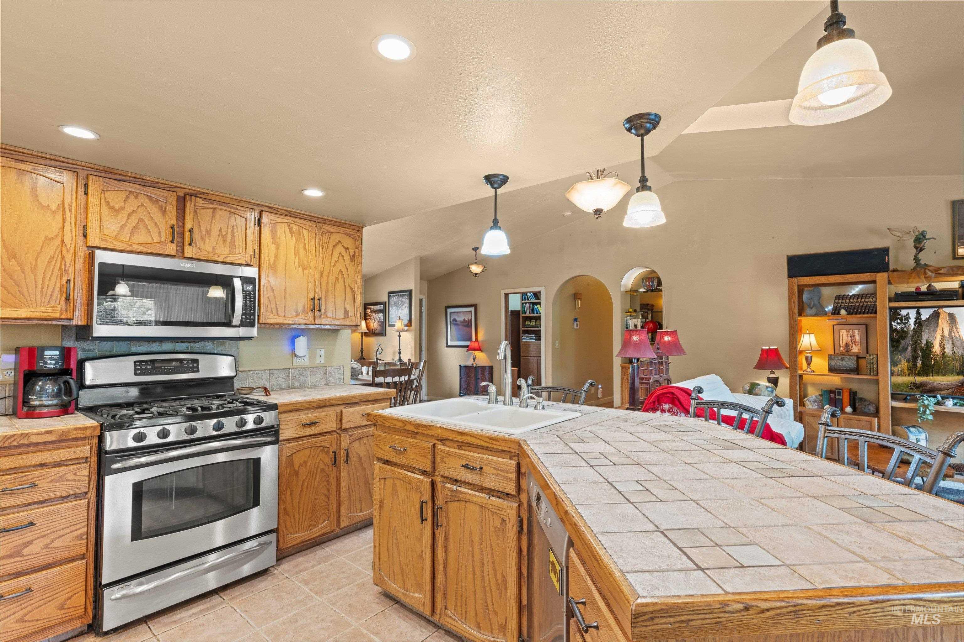 2209 N Bryson Rd, Boise, Idaho 83713, 3 Bedrooms, 3 Bathrooms, Residential For Sale, Price $589,999,MLS 98989064