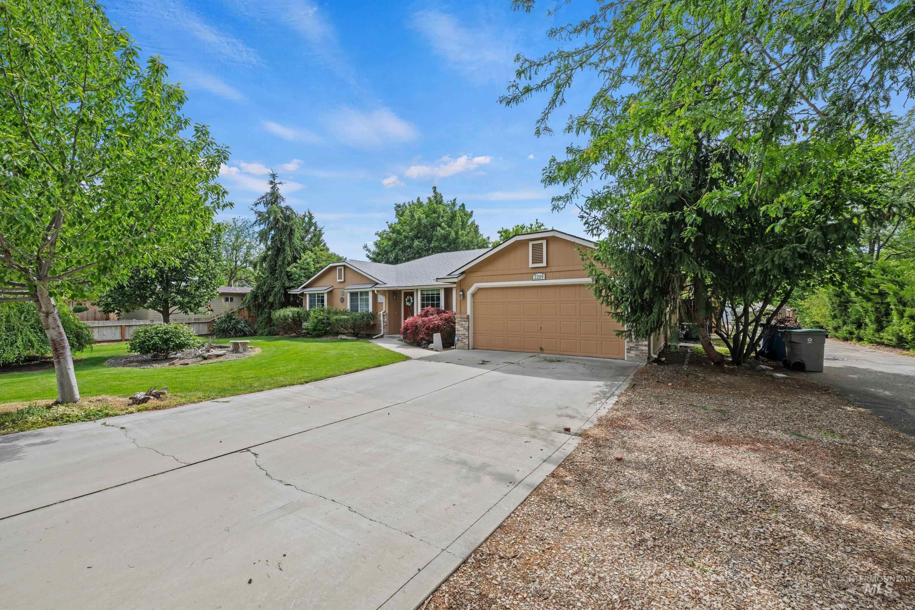 2209 N Bryson Rd, Boise, Idaho 83713, 3 Bedrooms, 3 Bathrooms, Residential For Sale, Price $589,999,MLS 98989064