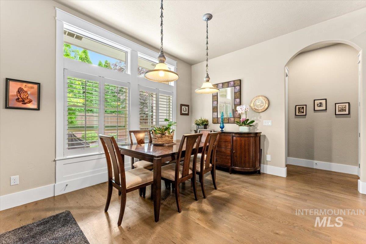 3837 W Sugar Tree Dr, Meridian, Idaho 83646, 3 Bedrooms, 2.5 Bathrooms, Residential For Sale, Price $850,000,MLS 98989066