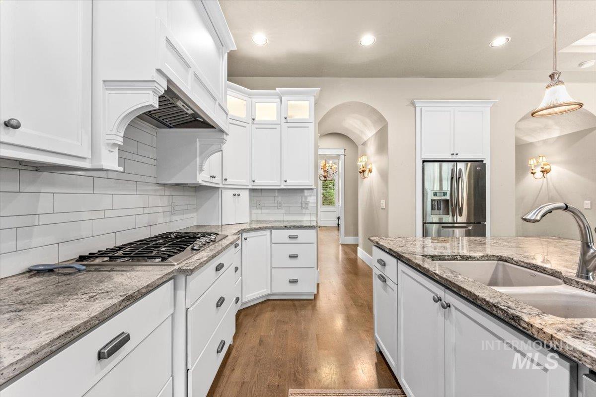 3837 W Sugar Tree Dr, Meridian, Idaho 83646, 3 Bedrooms, 2.5 Bathrooms, Residential For Sale, Price $850,000,MLS 98989066
