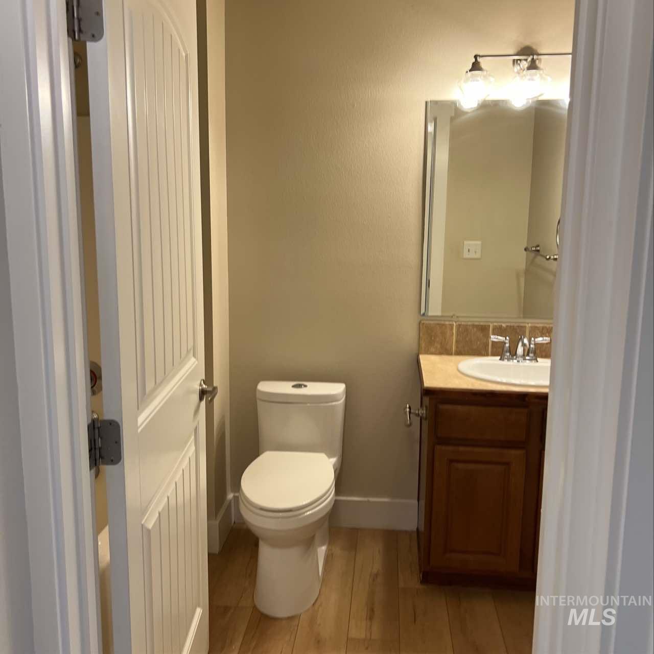 10970 W Garverdale, Boise, Idaho 83713, 3 Bedrooms, 2 Bathrooms, Residential For Sale, Price $310,000,MLS 98989068