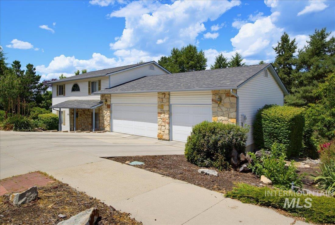 1982 E Roanoke Dr, Boise, Idaho 83712, 5 Bedrooms, 3.5 Bathrooms, Residential For Sale, Price $1,200,000,MLS 98989073