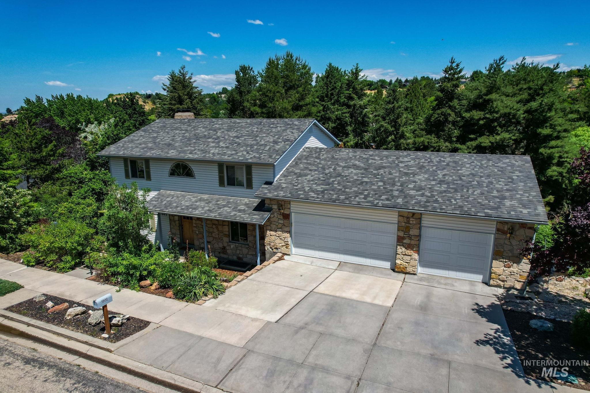 1982 E Roanoke Dr, Boise, Idaho 83712, 5 Bedrooms, 3.5 Bathrooms, Residential For Sale, Price $1,250,000,MLS 98989073