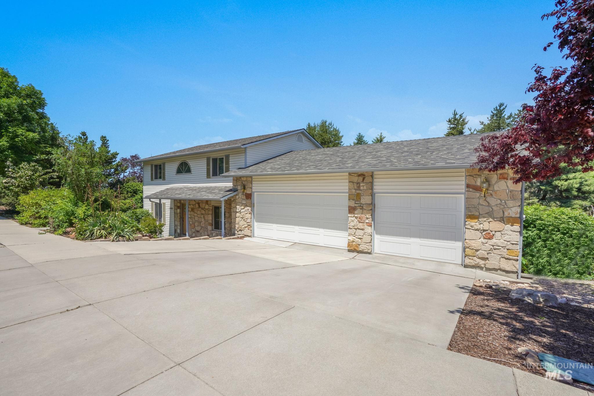 1982 E Roanoke Dr, Boise, Idaho 83712, 5 Bedrooms, 3.5 Bathrooms, Residential For Sale, Price $1,250,000,MLS 98989073