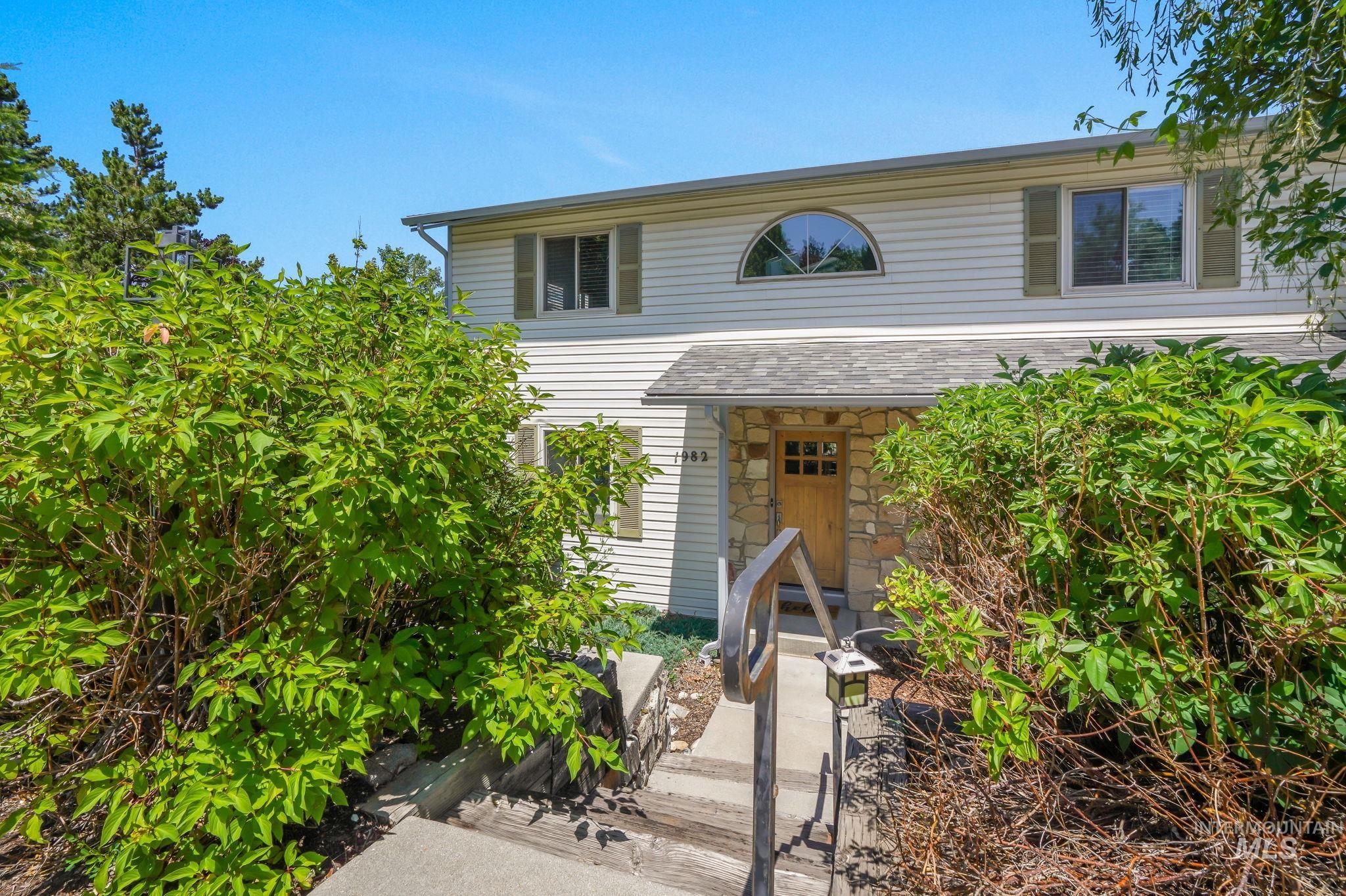 1982 E Roanoke Dr, Boise, Idaho 83712, 5 Bedrooms, 3.5 Bathrooms, Residential For Sale, Price $1,250,000,MLS 98989073