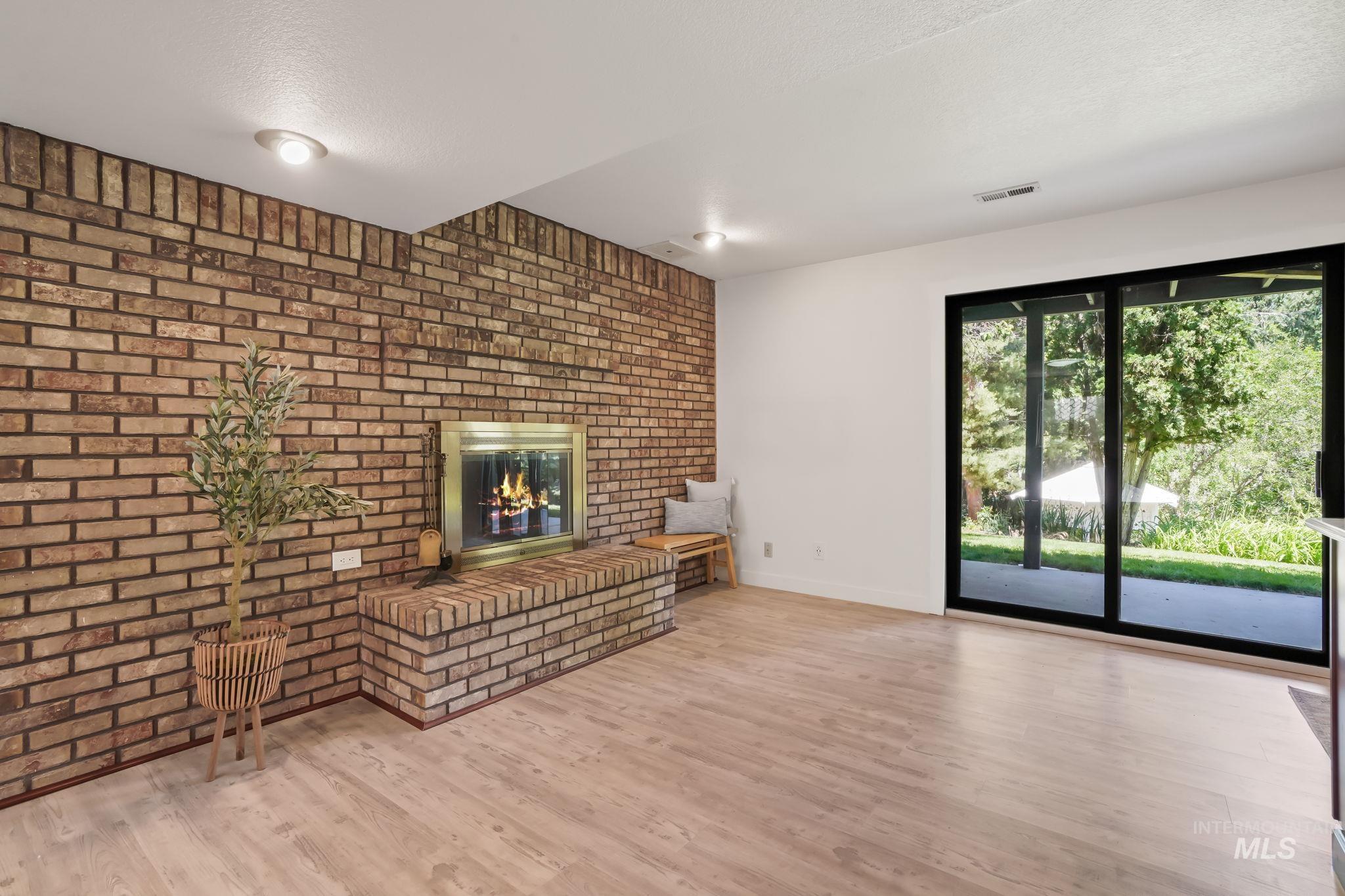 1982 E Roanoke Dr, Boise, Idaho 83712, 5 Bedrooms, 3.5 Bathrooms, Residential For Sale, Price $1,250,000,MLS 98989073