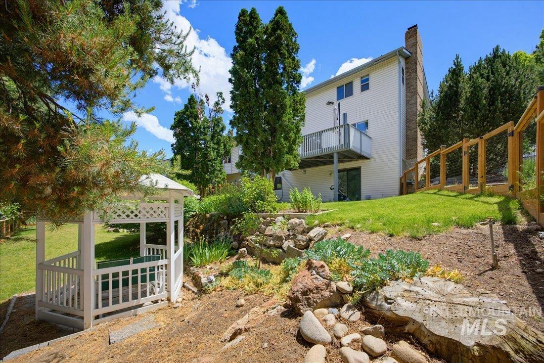 1982 E Roanoke Dr, Boise, Idaho 83712, 5 Bedrooms, 3.5 Bathrooms, Residential For Sale, Price $1,200,000,MLS 98989073