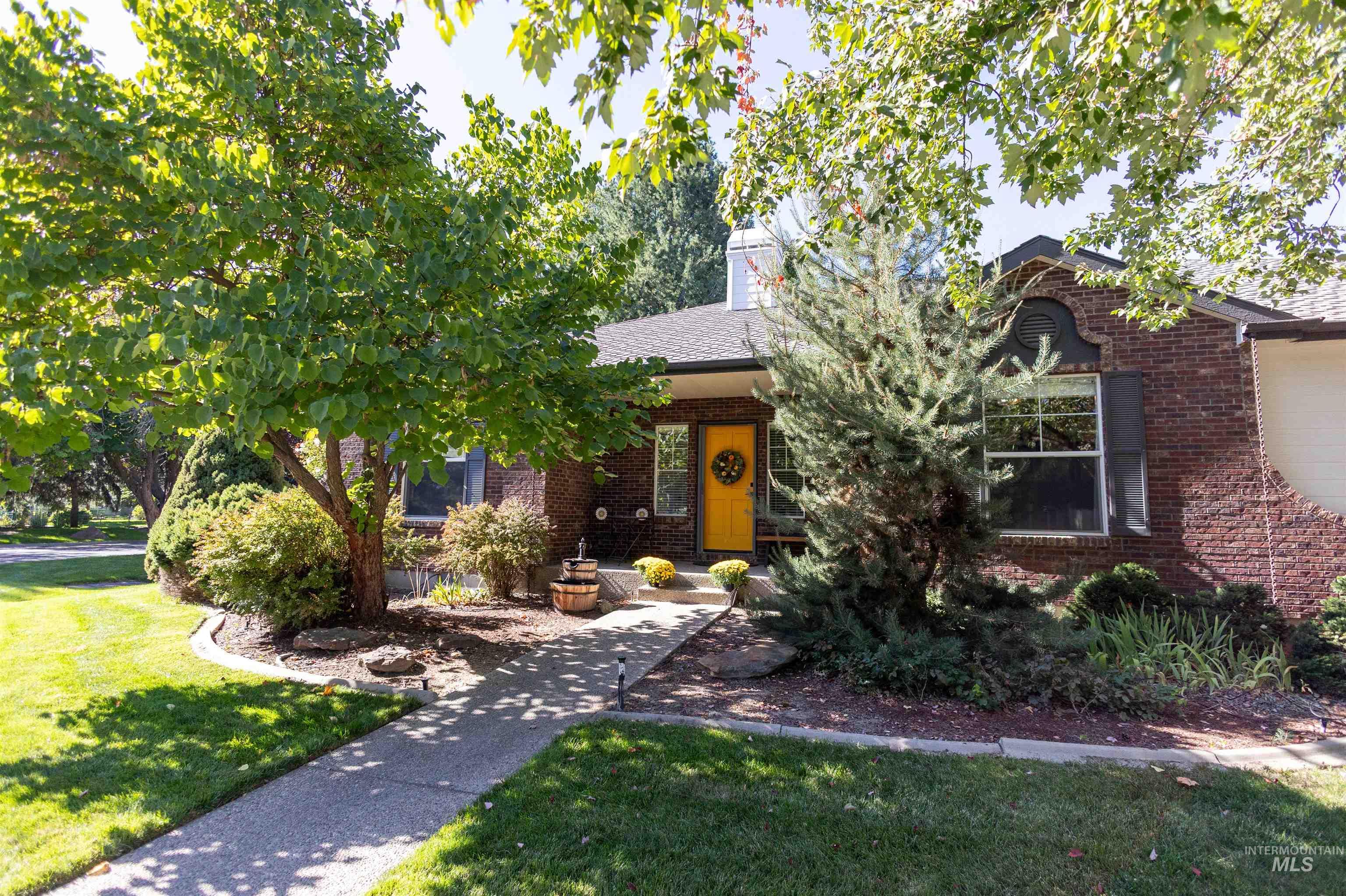 1331 S Watermark Ave., Eagle, Idaho 83616, 3 Bedrooms, 2 Bathrooms, Residential For Sale, Price $899,999,MLS 98989074