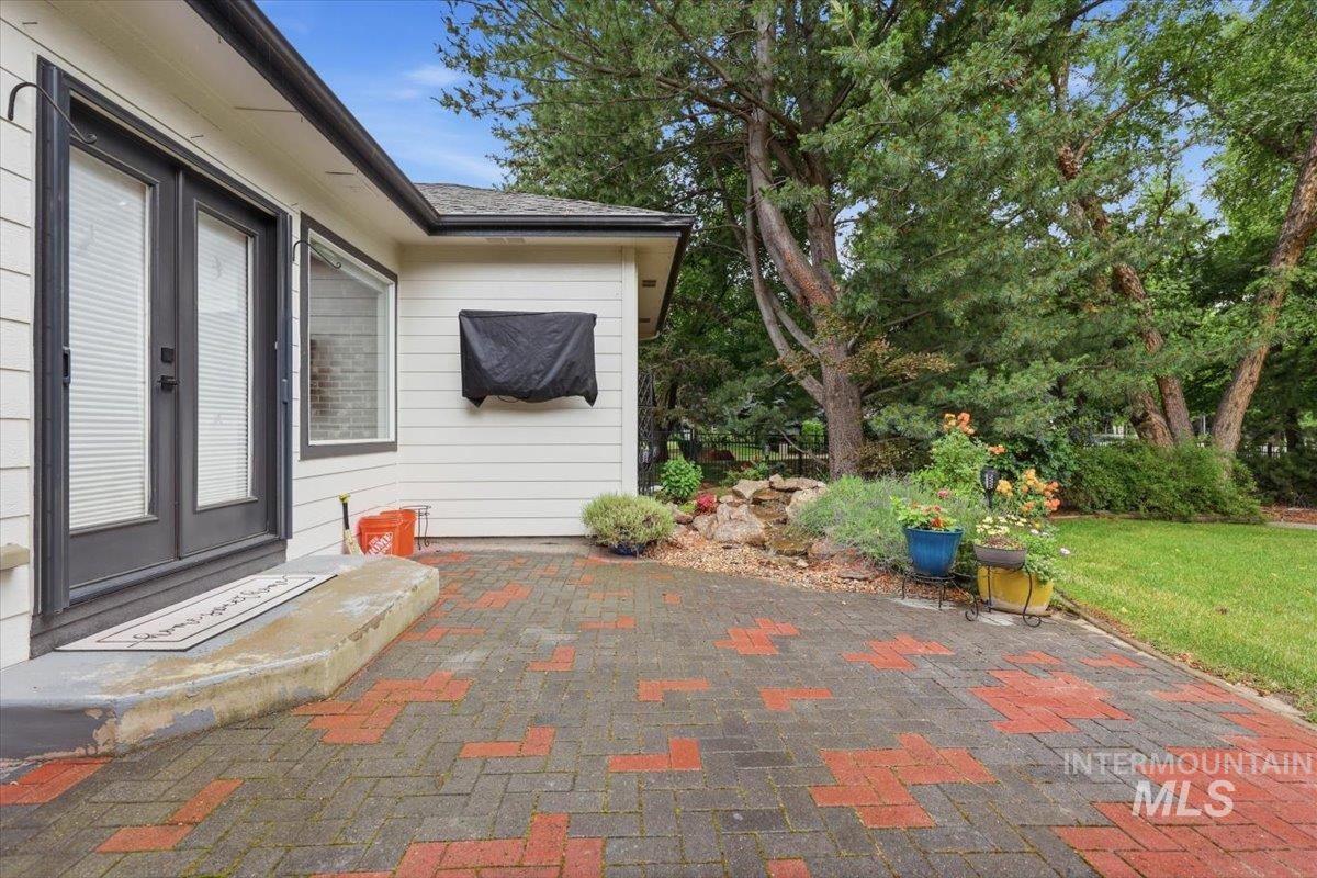 1331 S Watermark Ave., Eagle, Idaho 83616, 3 Bedrooms, 2 Bathrooms, Residential For Sale, Price $875,000,MLS 98989074