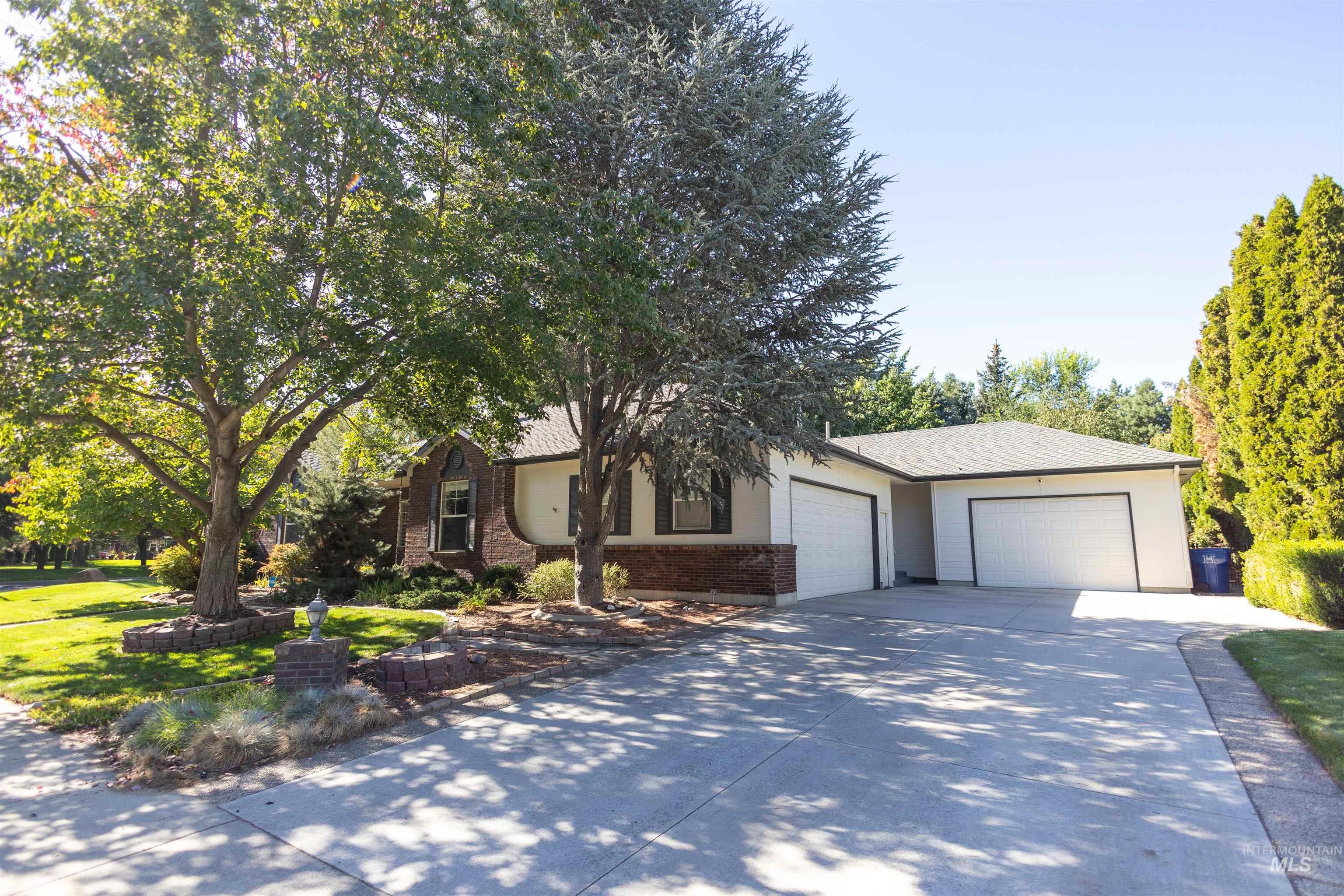 1331 S Watermark Ave., Eagle, Idaho 83616, 3 Bedrooms, 2 Bathrooms, Residential For Sale, Price $899,999,MLS 98989074