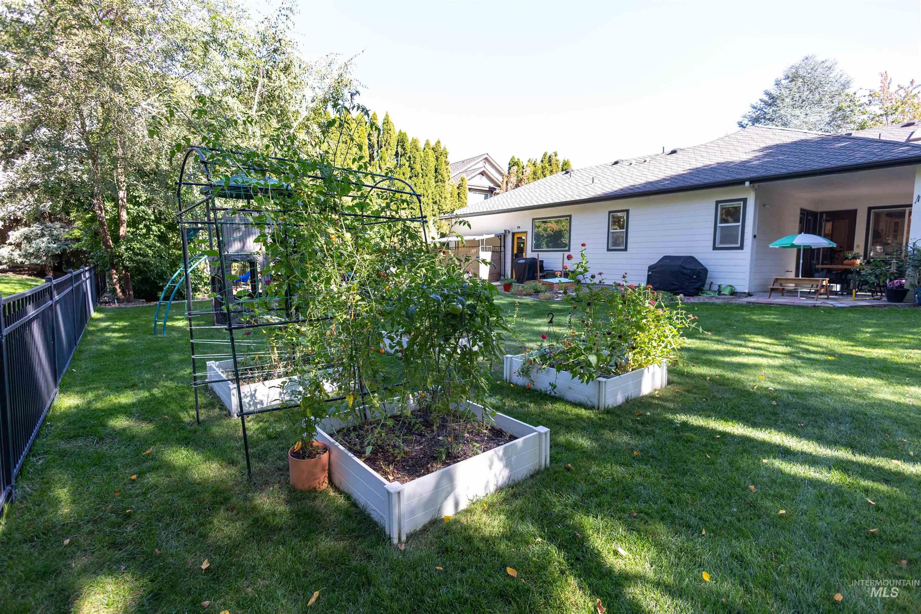 1331 S Watermark Ave., Eagle, Idaho 83616, 3 Bedrooms, 2 Bathrooms, Residential For Sale, Price $899,999,MLS 98989074