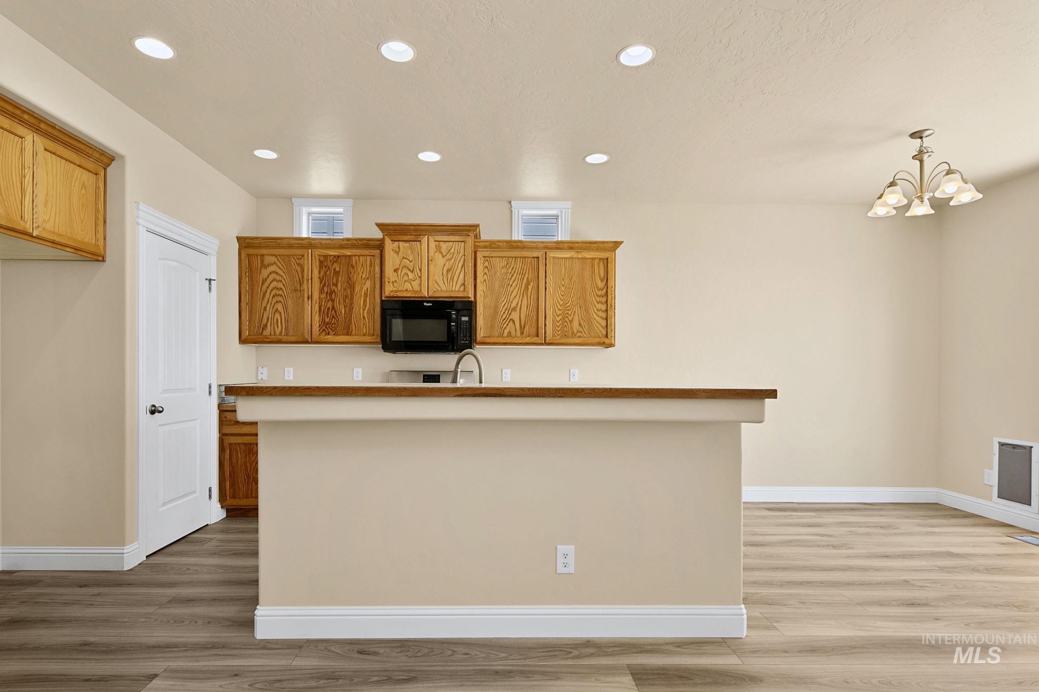 1928 Ridge Way, Middleton, Idaho 83644, 3 Bedrooms, 2.5 Bathrooms, Residential For Sale, Price $438,000,MLS 98989076