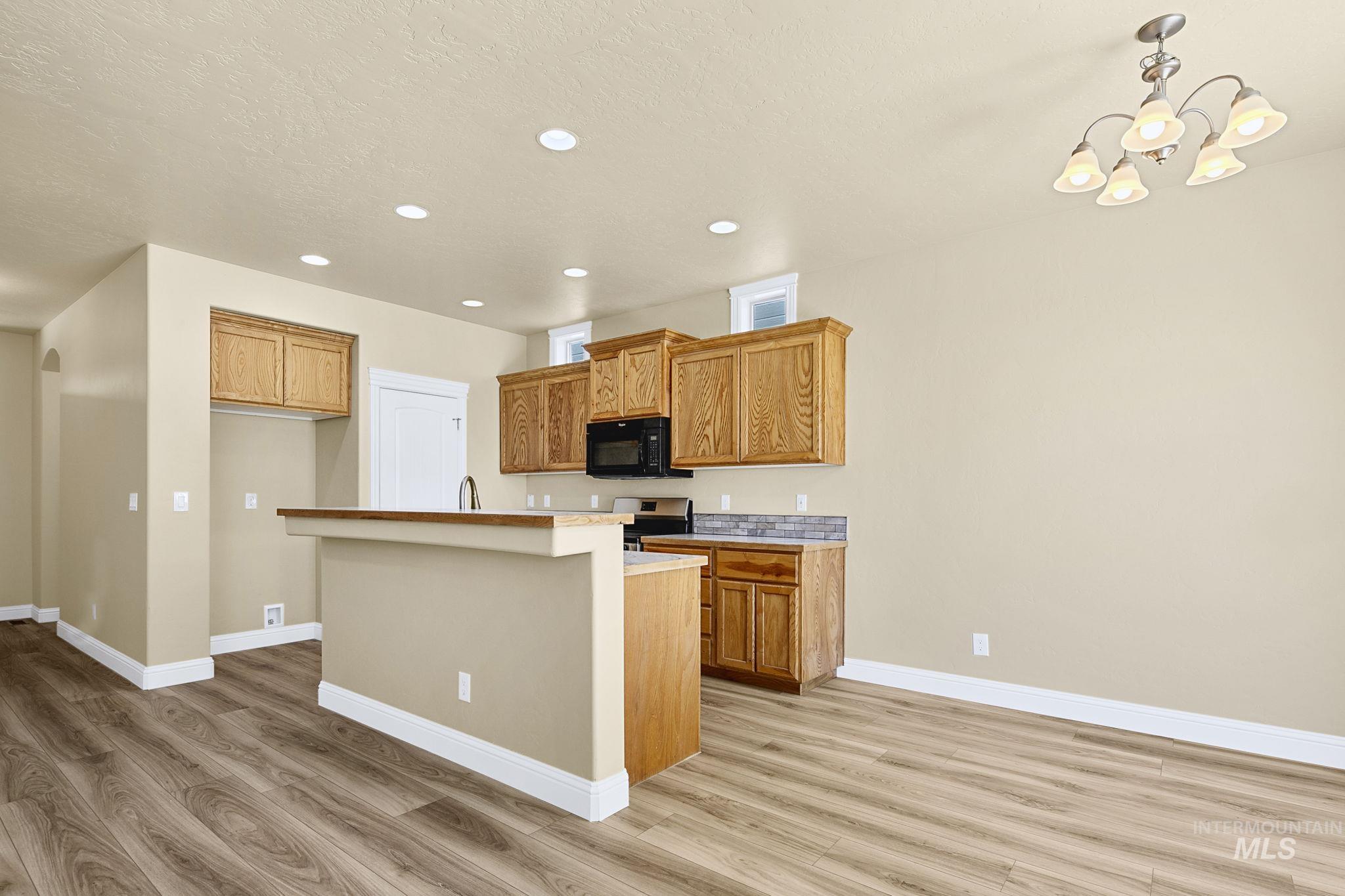 1928 Ridge Way, Middleton, Idaho 83644, 3 Bedrooms, 2.5 Bathrooms, Residential For Sale, Price $438,000,MLS 98989076