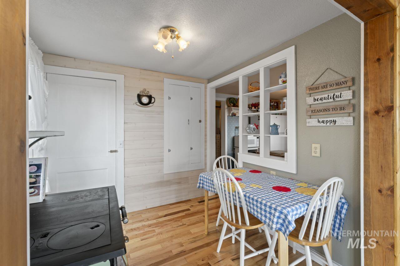 739 S Main St, Cascade, Idaho 83611, 3 Bedrooms, 1 Bathroom, Residential For Sale, Price $595,000,MLS 98989079