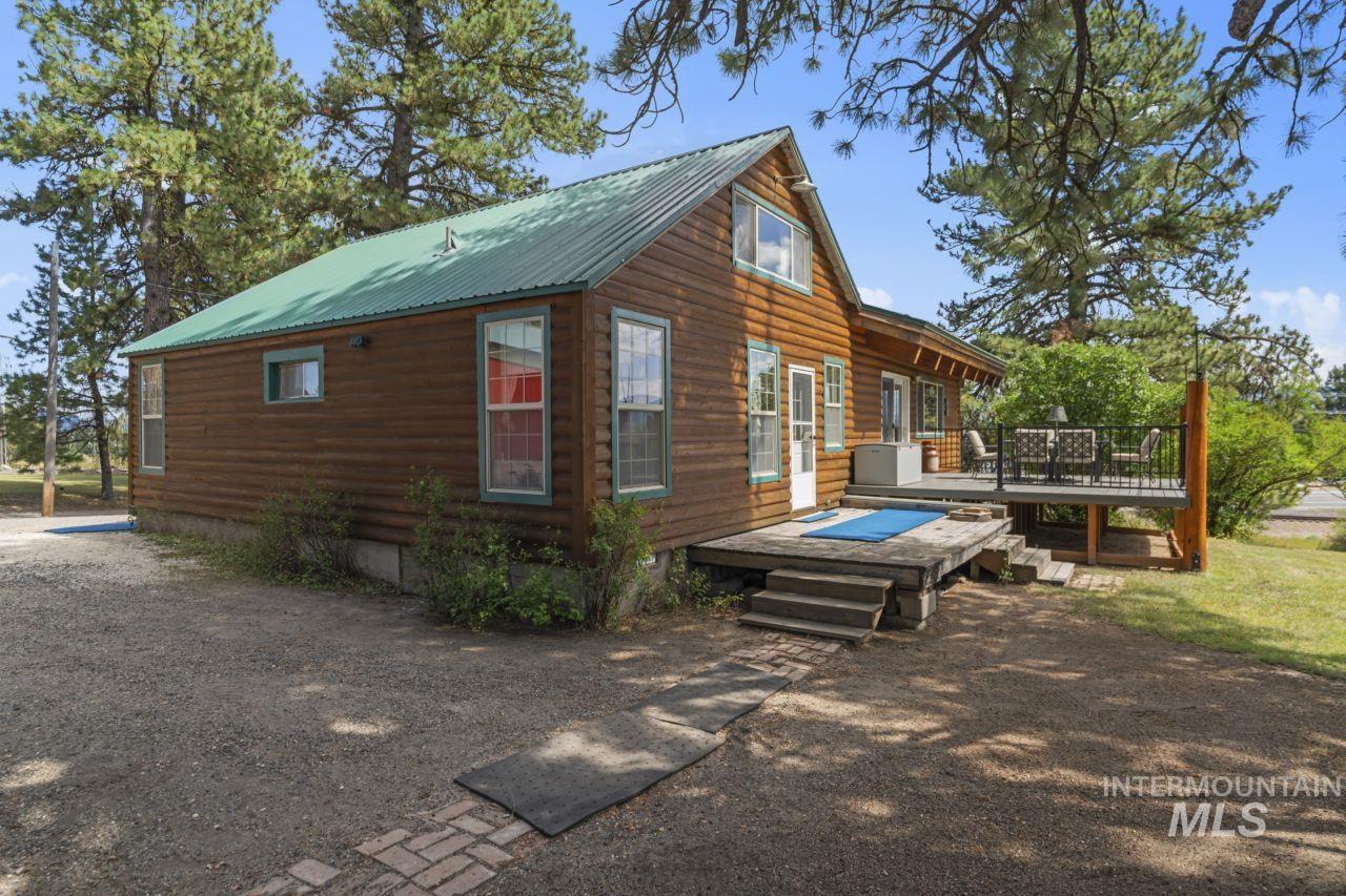 739 S Main St, Cascade, Idaho 83611, 3 Bedrooms, 1 Bathroom, Residential For Sale, Price $595,000,MLS 98989079