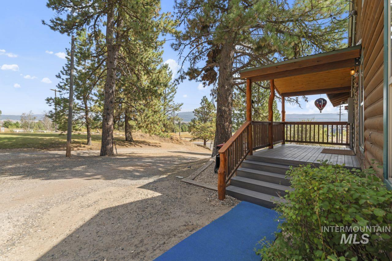 739 S Main St, Cascade, Idaho 83611, 3 Bedrooms, 1 Bathroom, Residential For Sale, Price $595,000,MLS 98989079